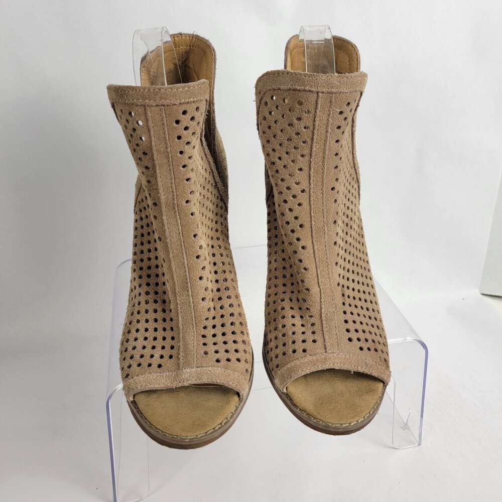 Lucky Brand Larise Womens 7 Perforated Suede Slit Notched Booties Tan Peep‎ Toe - Picture 4 of 13